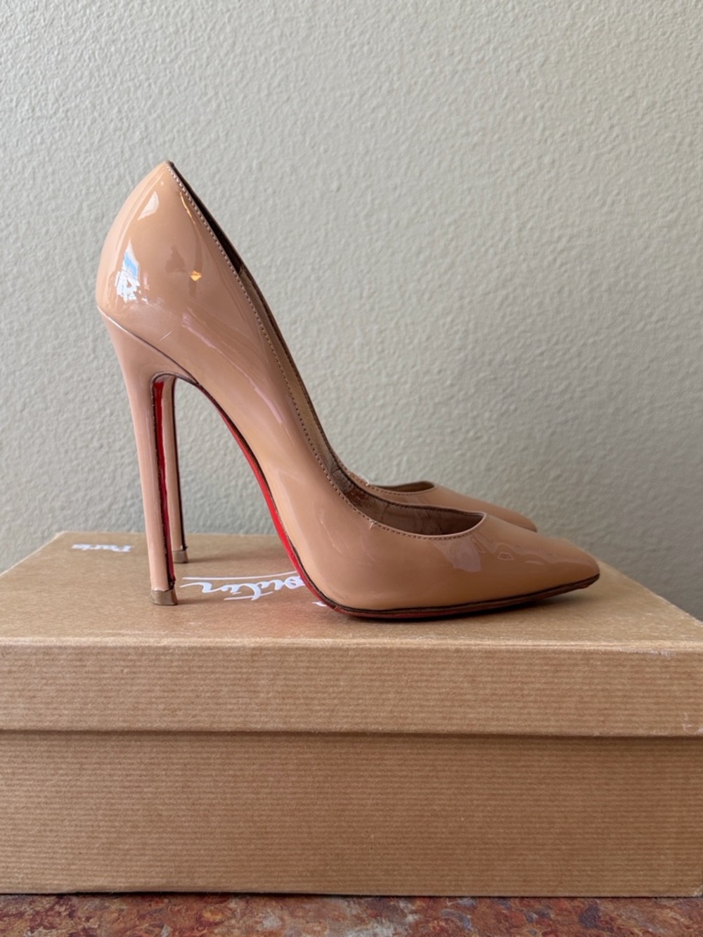 Christian Louboutin Nude Pigalle 37